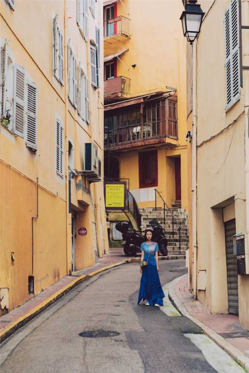 精选短发少女万茜街头小清新文艺时尚迷人图片图册