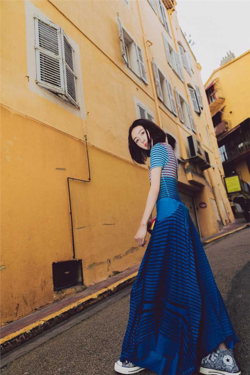 精选短发少女万茜街头小清新文艺时尚迷人图片图册