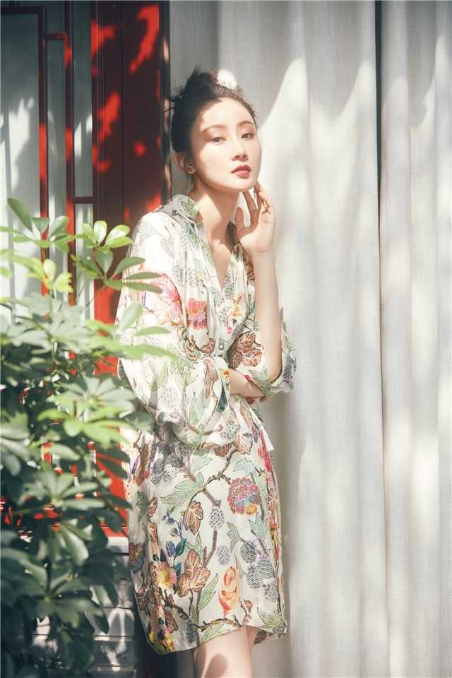 最全复古时尚女郎林鹏优雅中式百搭美女壁纸