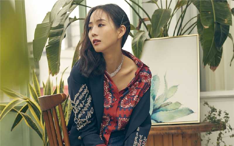 精选精致优雅女神张钧甯时尚浪漫风情服饰图片图册