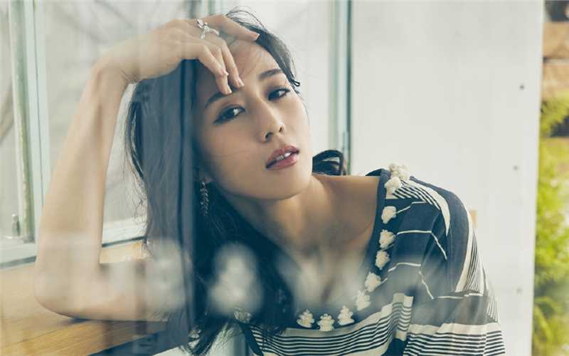 精选精致优雅女神张钧甯时尚浪漫风情服饰图片图册