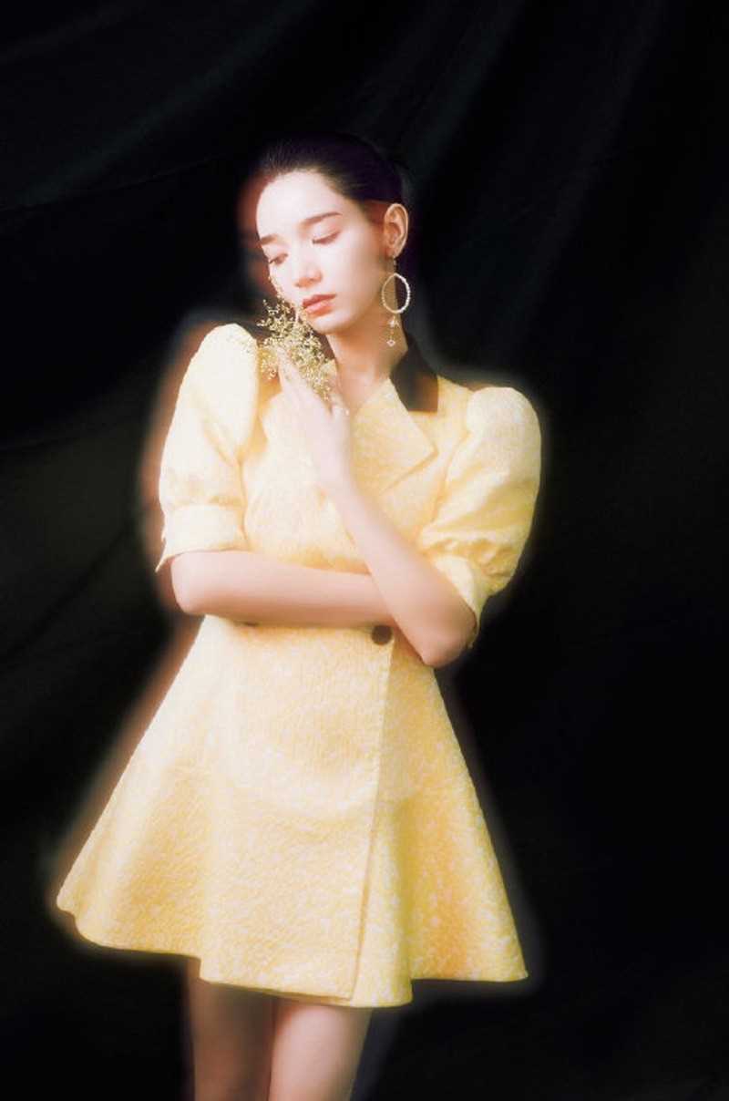 养眼美女代斯吸晴诱人气质典雅迷人光影时尚图片