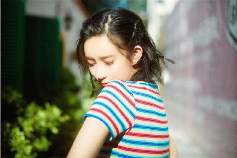 阳光少女孟子义夏日小清新时尚穿搭街拍图片