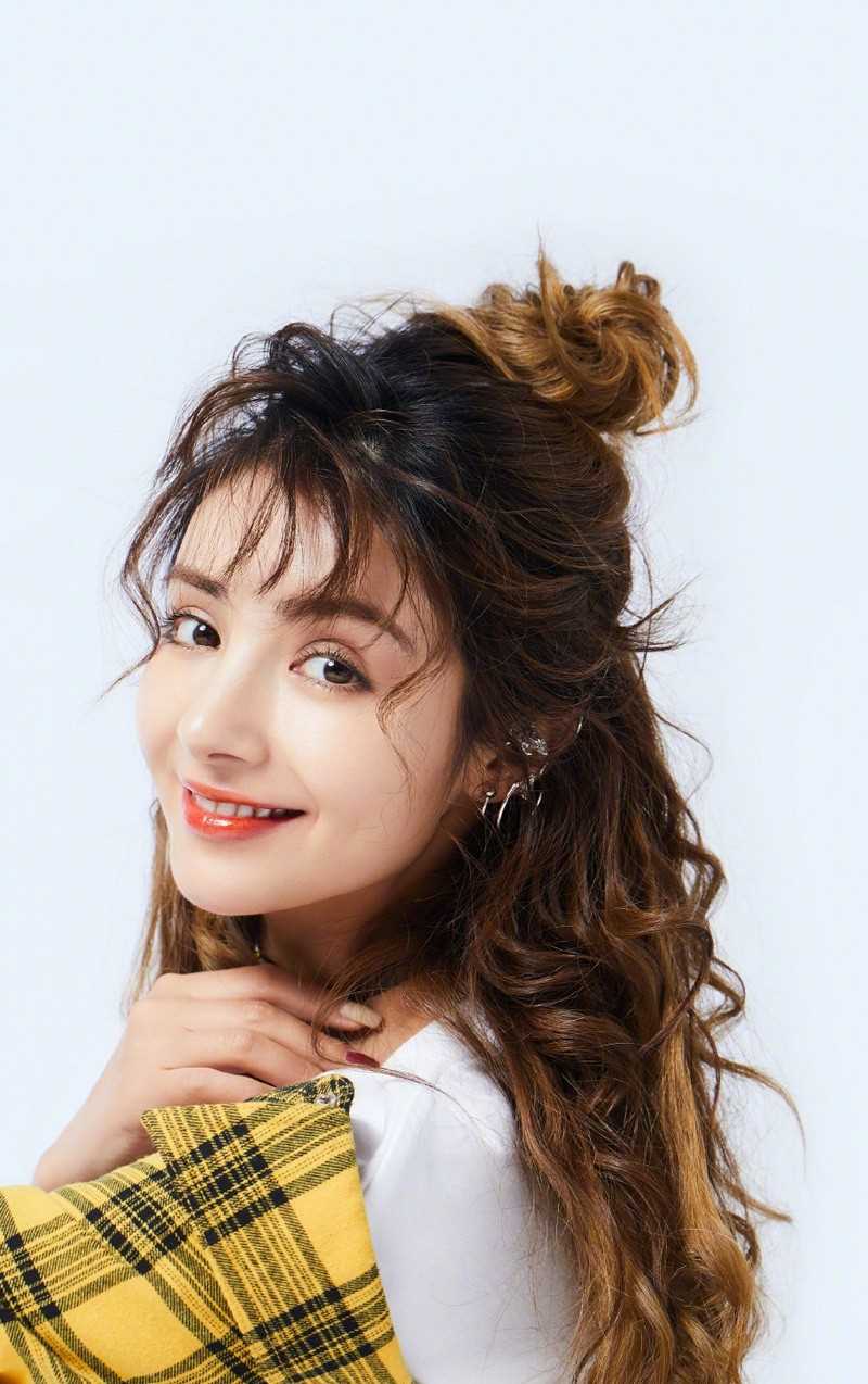 最新冷艳美女麦迪娜吸晴气质优雅时尚空灵艺术照片图集