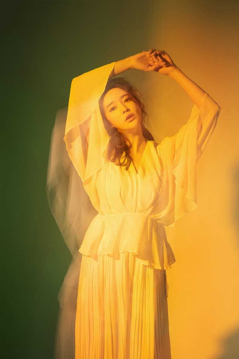 最全西装美女张璇文艺知性优雅时尚女神杂志大片相册