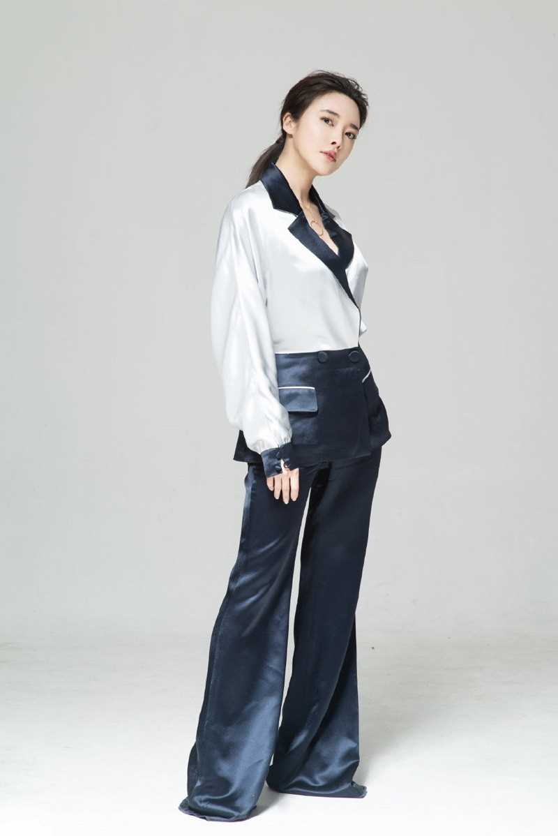 最全西装美女张璇文艺知性优雅时尚女神杂志大片相册