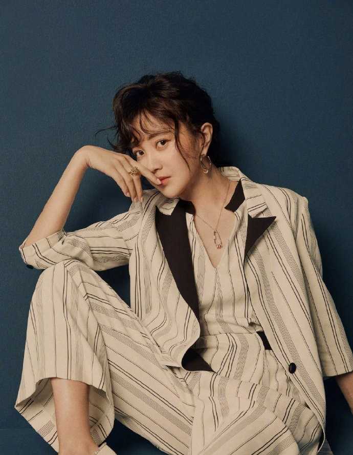 最全温柔优雅帅气美女包文婧时尚个人杂志图片相册