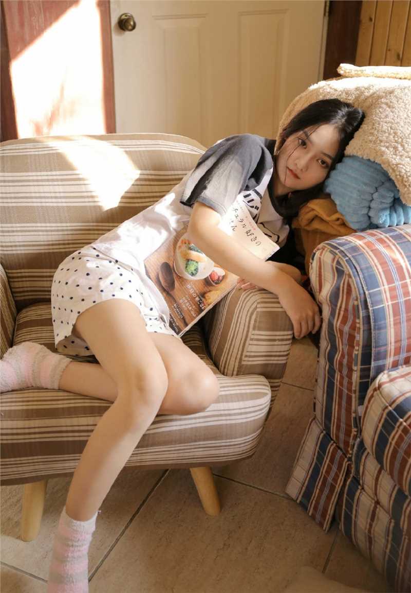 最全时尚网红美妆萝莉居家慵懒天然惹火诱惑性感壁纸