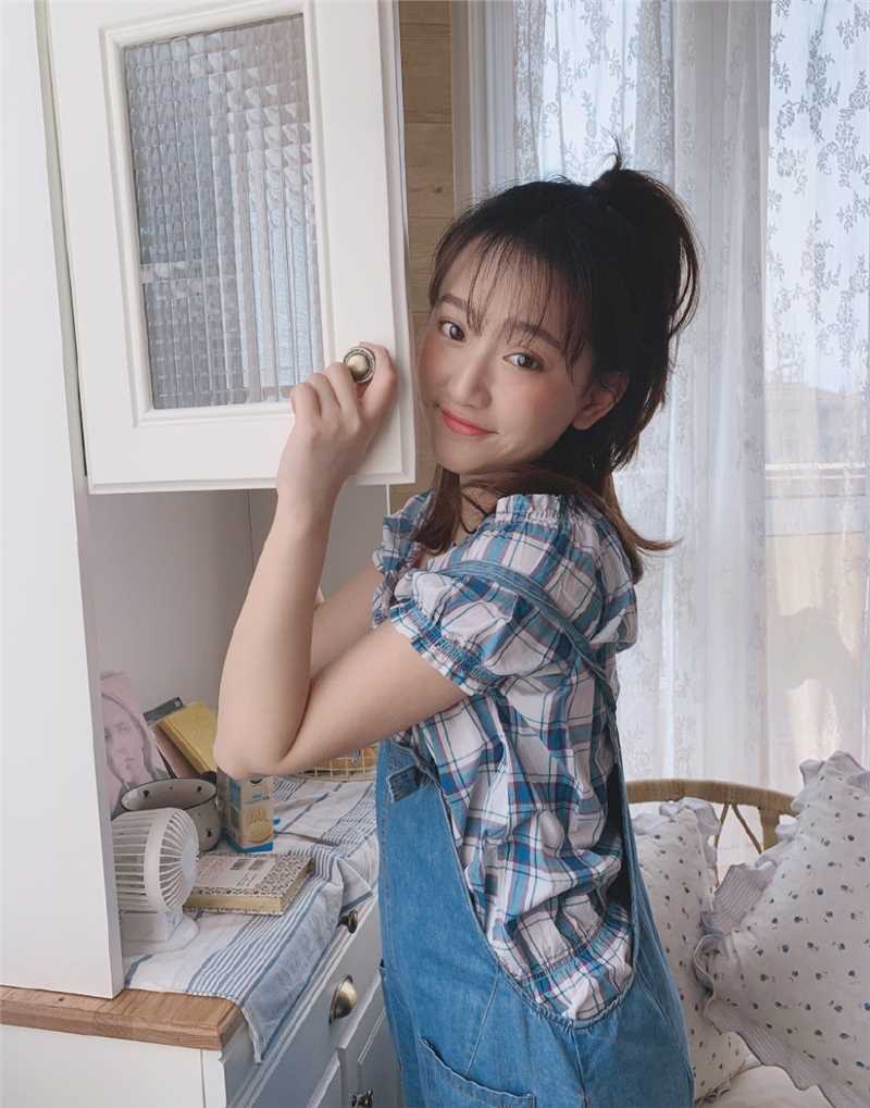 优质清爽甜美素人美女居家时尚俏皮清纯相册