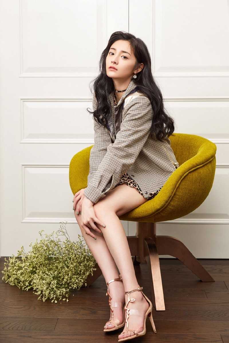 长腿美女御姐周洁琼时尚优雅靓丽服饰居家图片