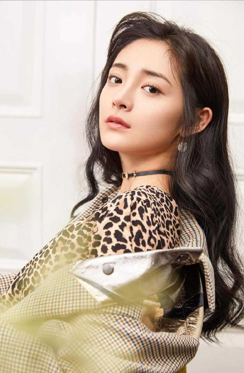 长腿美女御姐周洁琼时尚优雅靓丽服饰居家图片