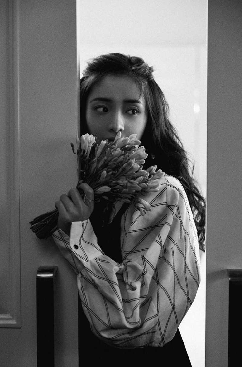 长腿美女御姐周洁琼时尚优雅靓丽服饰居家图片