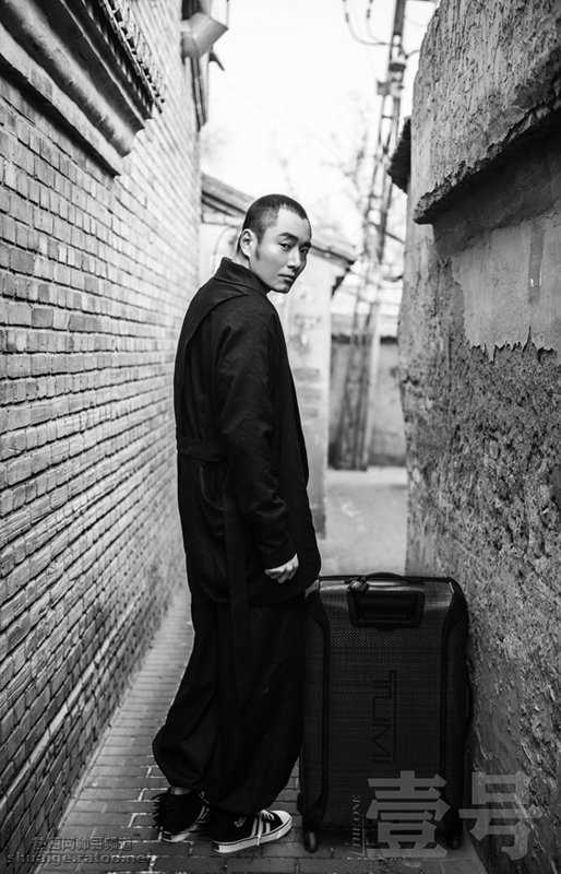 优质李东学是不是身材街拍帅哥生活照图片相册