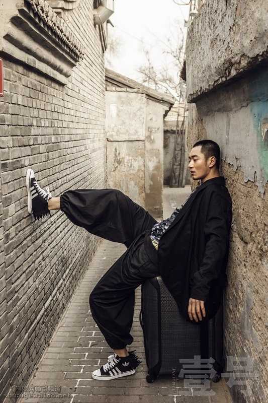 优质李东学是不是身材街拍帅哥生活照图片相册