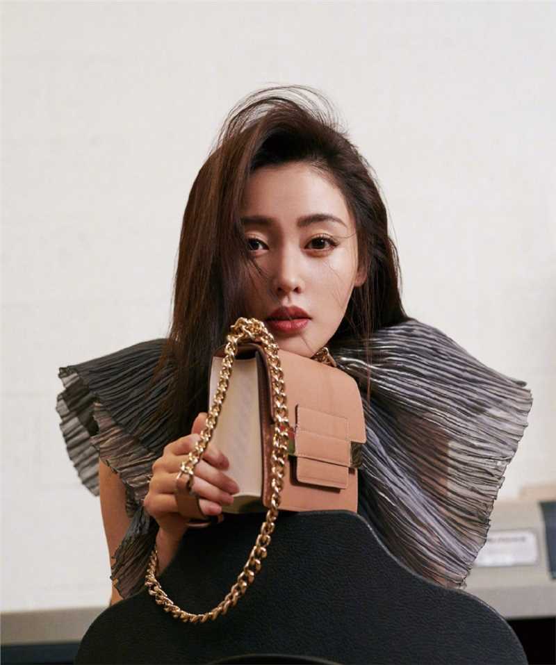 最新张天爱个人秀名媛时尚风格大片壁纸