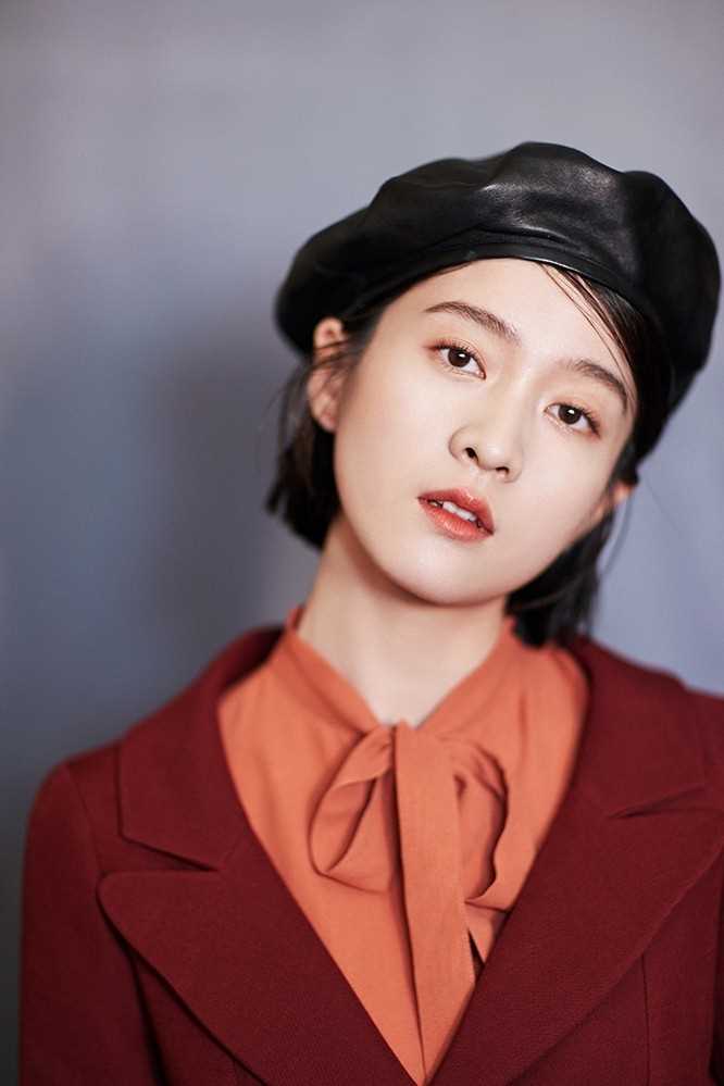 优质复古时尚美女张雪迎香艳长腿明星生活照图片图片