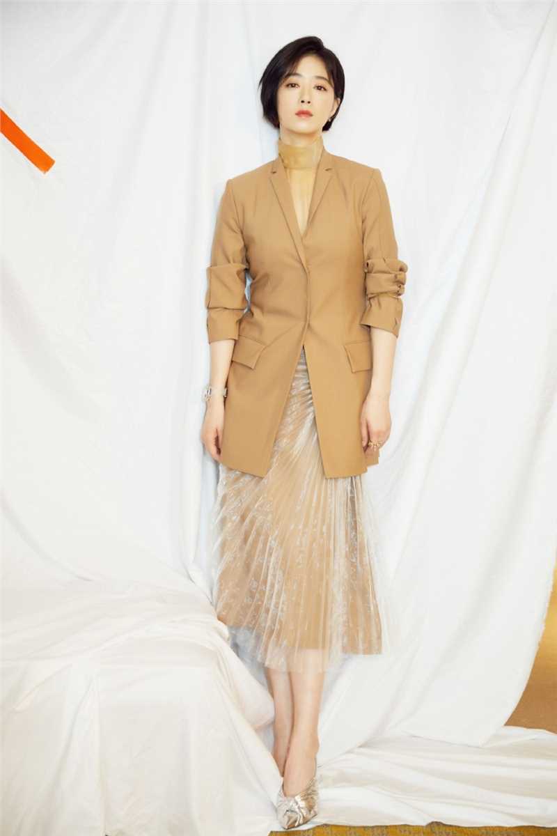 精选西装长裙美女蒋欣个性时尚杂志图片图册