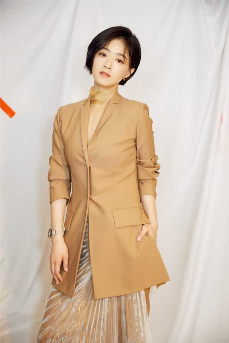 精选西装长裙美女蒋欣个性时尚杂志图片图册