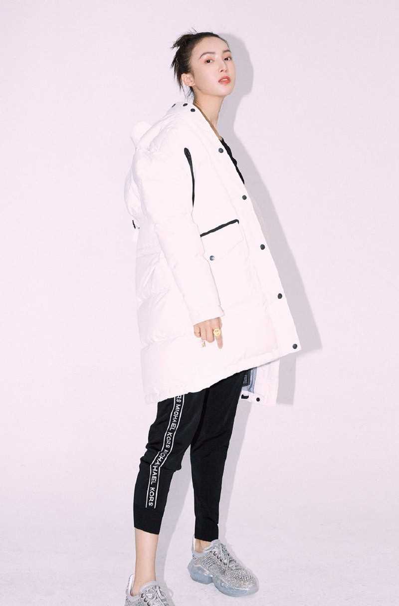 最新清新甜美个性少女金晨时尚杂志明星图片壁纸