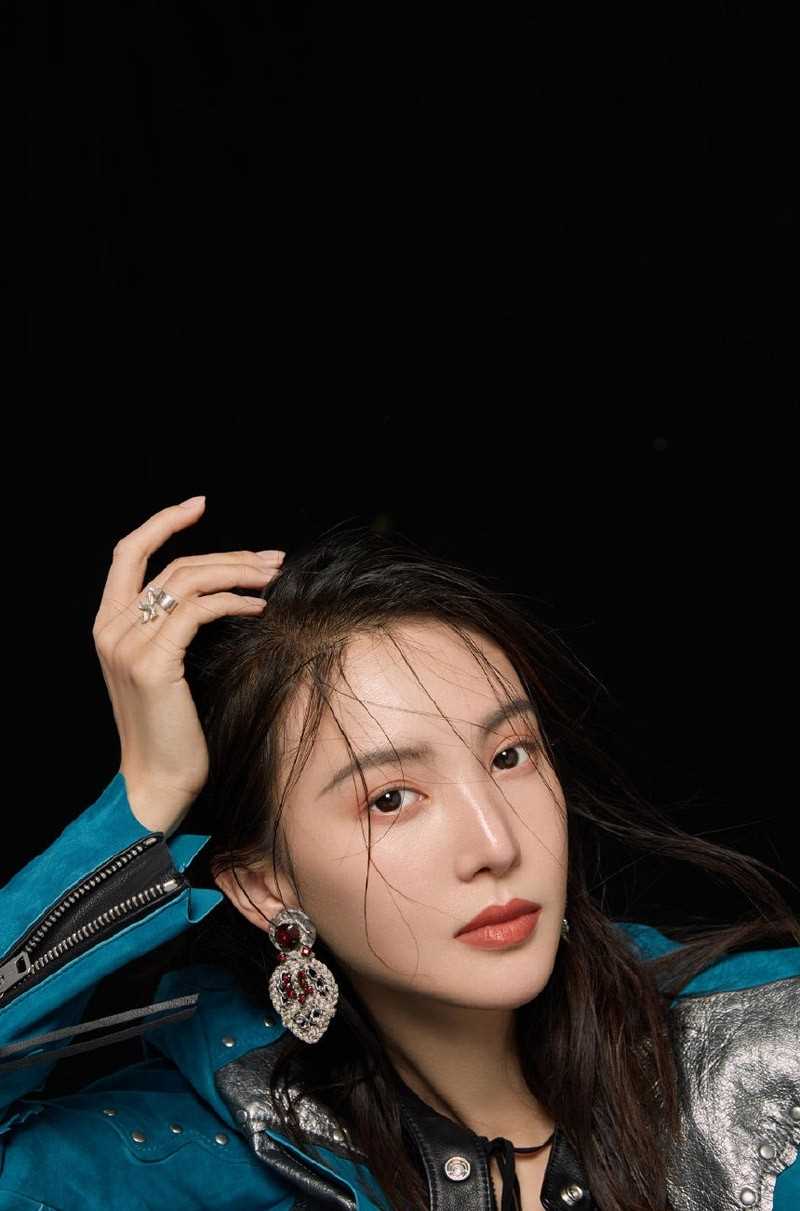 最新清新甜美个性少女金晨时尚杂志明星图片壁纸