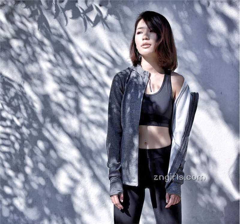 最新极品韩国波涛时尚名媛大胆人体艺术图片壁纸