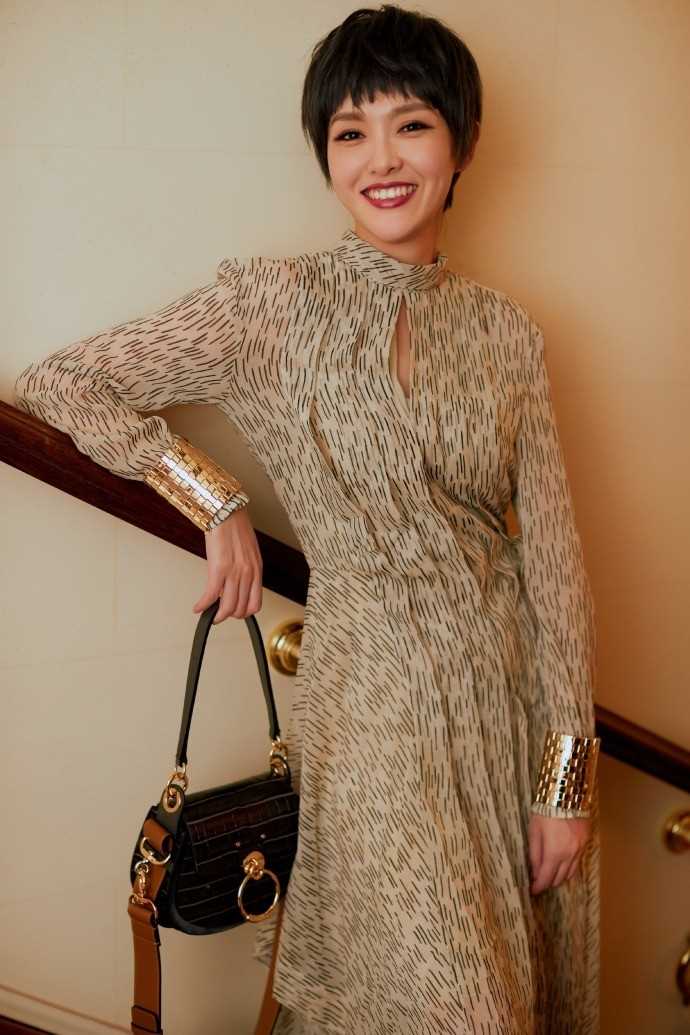 最新短发女人御姐气质时尚贵妇迷人图片壁纸