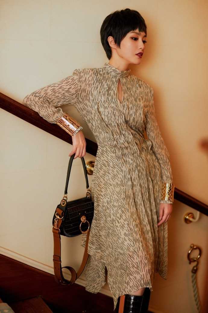 最新短发女人御姐气质时尚贵妇迷人图片壁纸