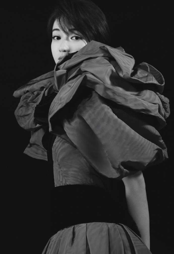 特别专辑秀丽短发美女吴谨言时尚清爽活力多姿清纯图片图片