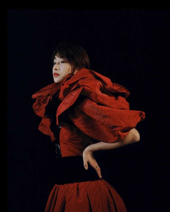 特别专辑秀丽短发美女吴谨言时尚清爽活力多姿清纯图片图片