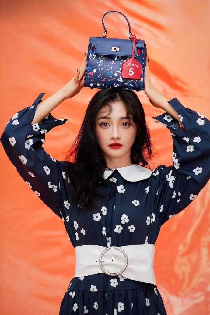 优质文艺时尚御姐周洁琼惊艳复古风格明星相册