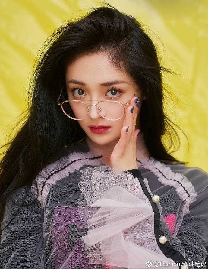 优质文艺时尚御姐周洁琼惊艳复古风格明星相册