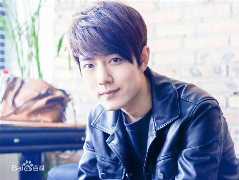 高清肖战在《超星星学园》方天择中的图册