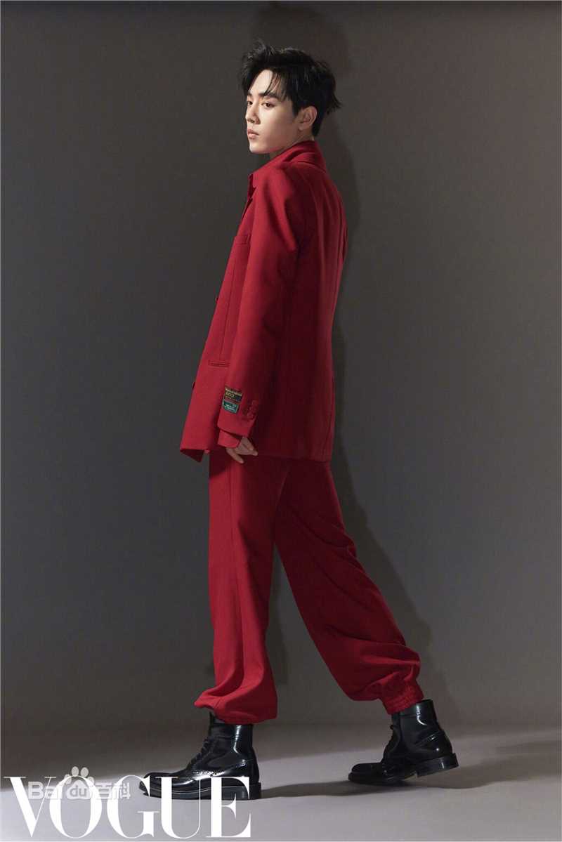 肖战Vogue服饰与美容壁纸壁纸