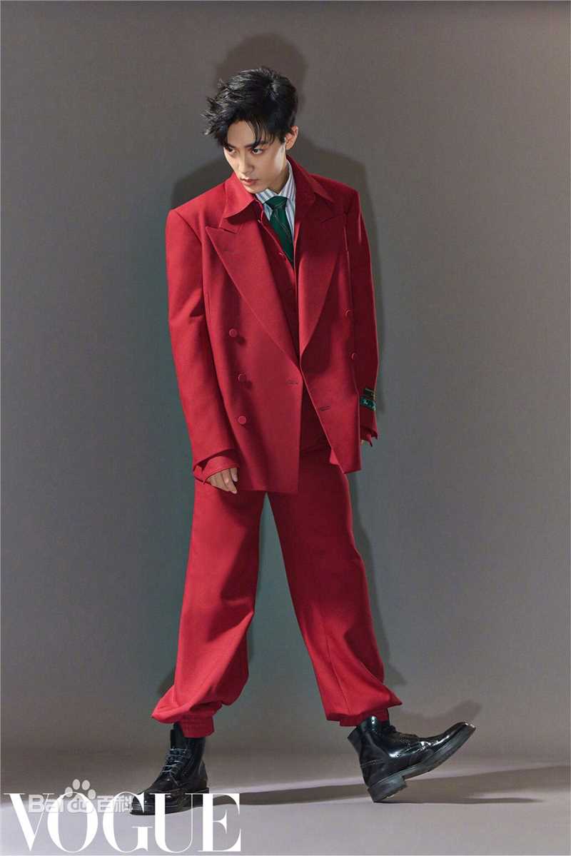 肖战Vogue服饰与美容壁纸壁纸