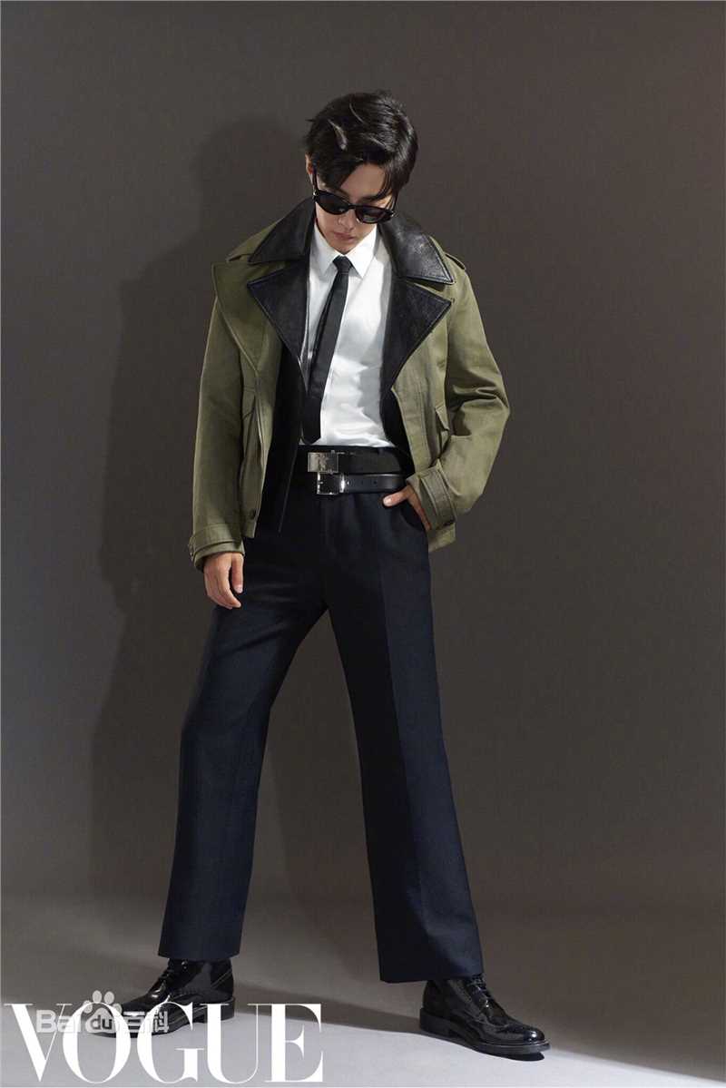 肖战Vogue服饰与美容壁纸壁纸