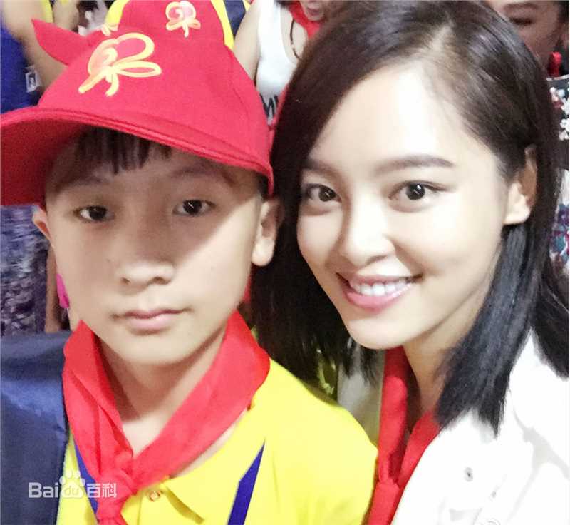 辛芷蕾(Xin Zhilei)公益活动壁纸壁纸