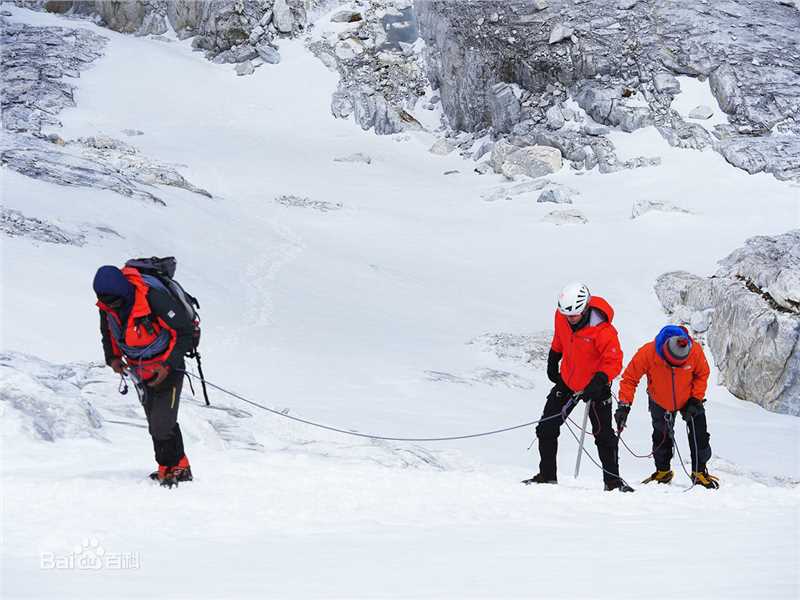 窦骁(Shawn Dou)攀登哈巴雪山图片图册