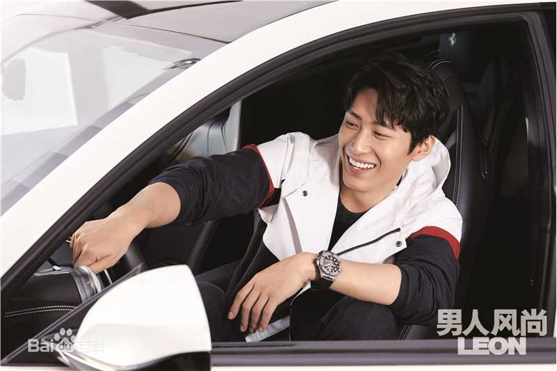 窦骁(Shawn Dou)最优质《男士风尚》封面杂志