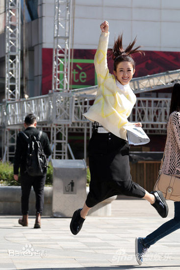 最全赵丽颖(Zhao Liying)在《加油吧实习生》宋暖中的壁纸