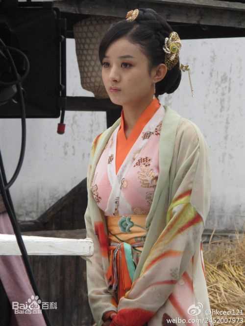 最新赵丽颖(Zhao Liying)在《错点戏点鸳鸯》苏幻儿中的图集