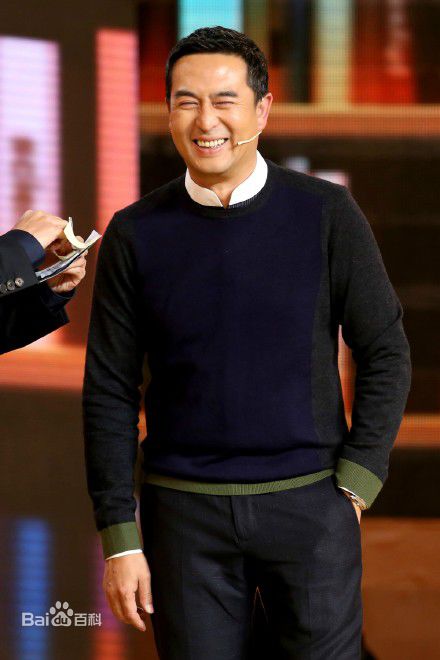 张嘉译(Zhang Jiayi)开讲啦素颜照壁纸