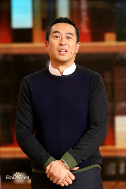 张嘉译(Zhang Jiayi)开讲啦素颜照壁纸