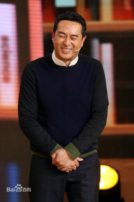 张嘉译(Zhang Jiayi)开讲啦素颜照壁纸