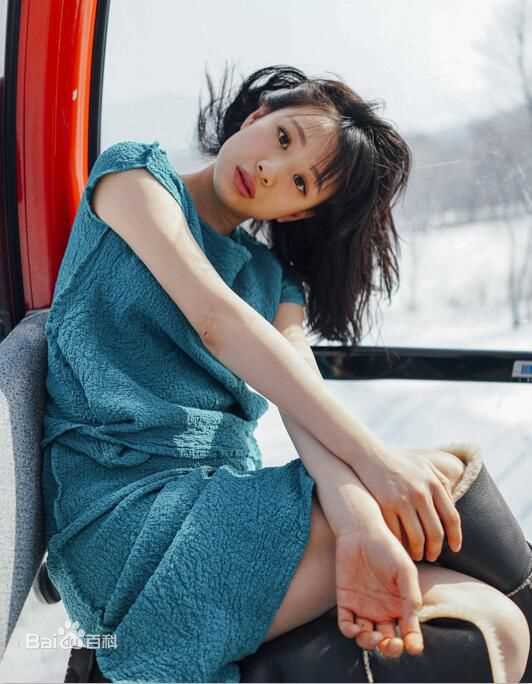 李梦(vivien)男人装前后照片