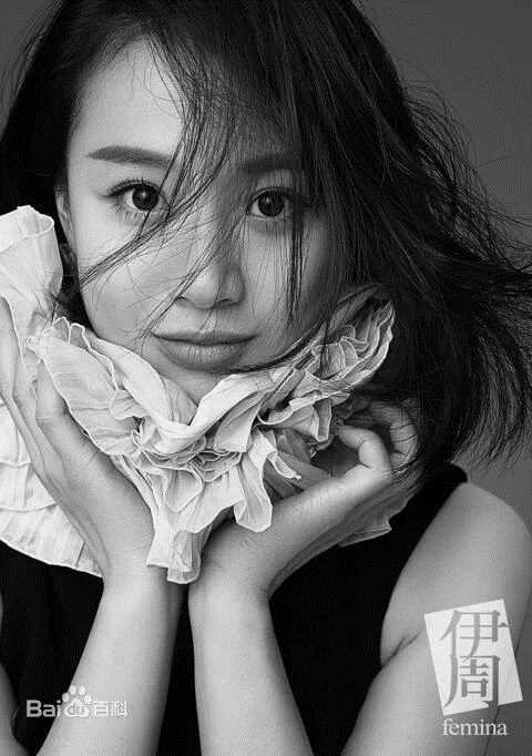 李梦(vivien)伊周、座驾素颜照壁纸