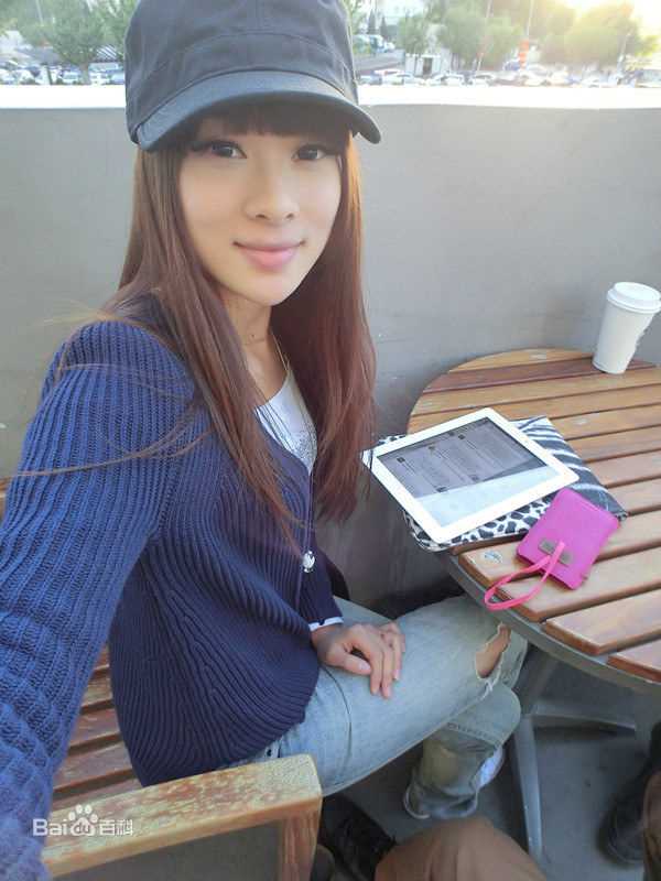 童苡萱(Elena)长发生活照生活照相册