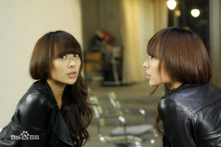 童苡萱(Elena)长发生活照生活照相册