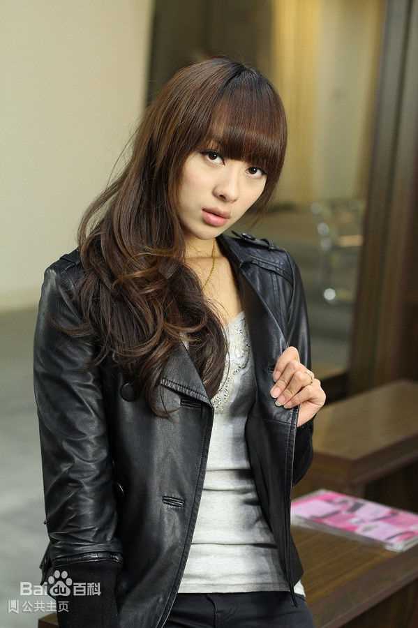 童苡萱(Elena)长发生活照生活照相册