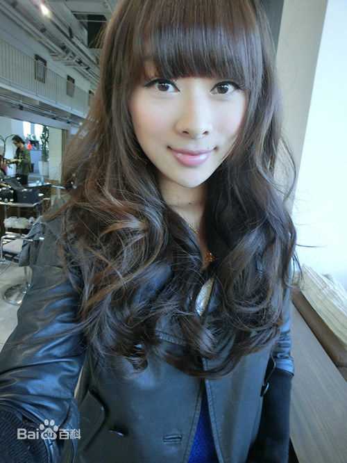 童苡萱(Elena)长发生活照生活照相册