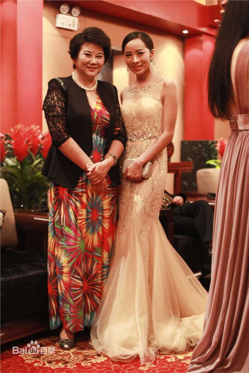 童苡萱(Elena)亮相第12届长春电影节壁纸壁纸